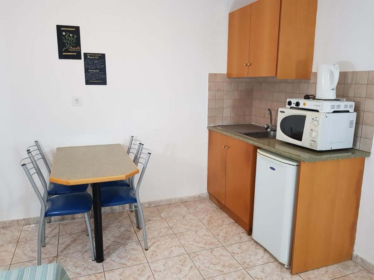 Aspro Spiti Hotel Apartments Тігакі Екстер'єр фото