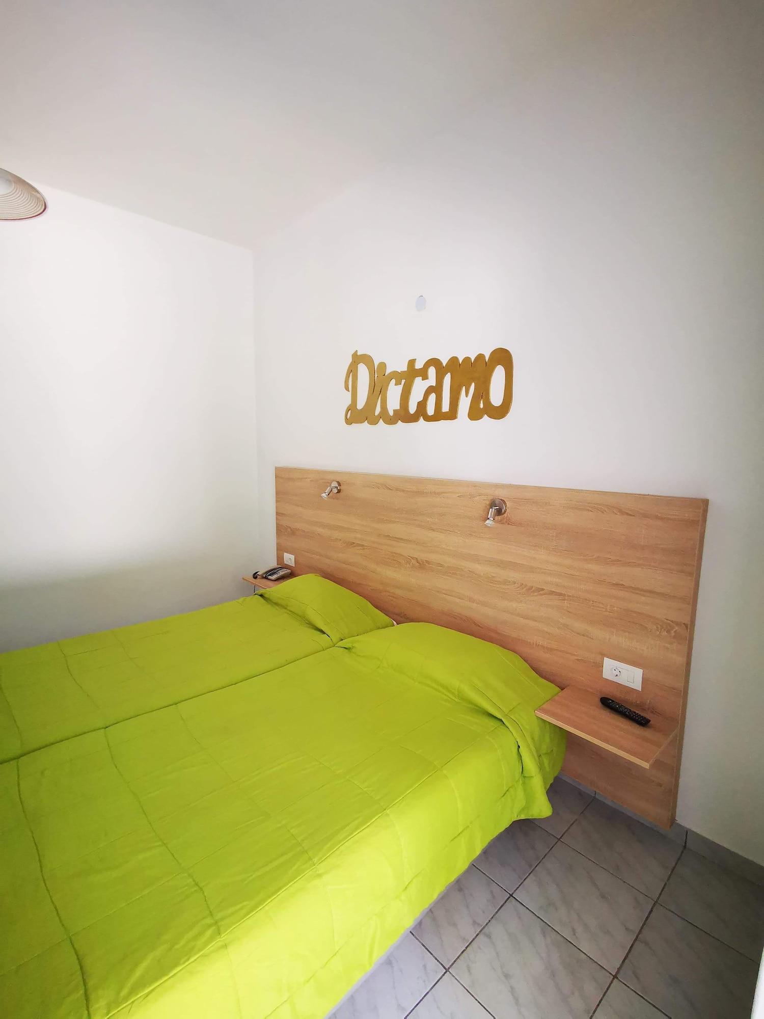 Aspro Spiti Hotel Apartments Тігакі Екстер'єр фото