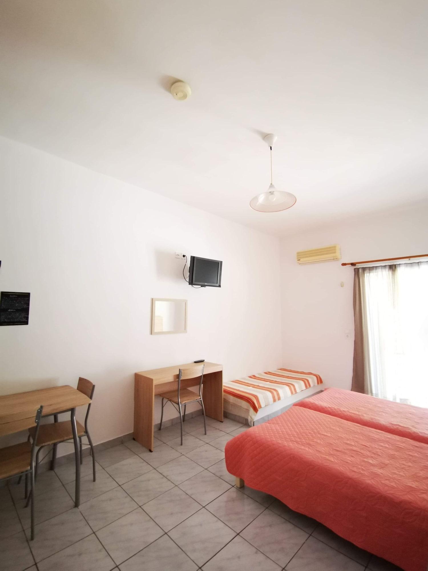 Aspro Spiti Hotel Apartments Тігакі Екстер'єр фото